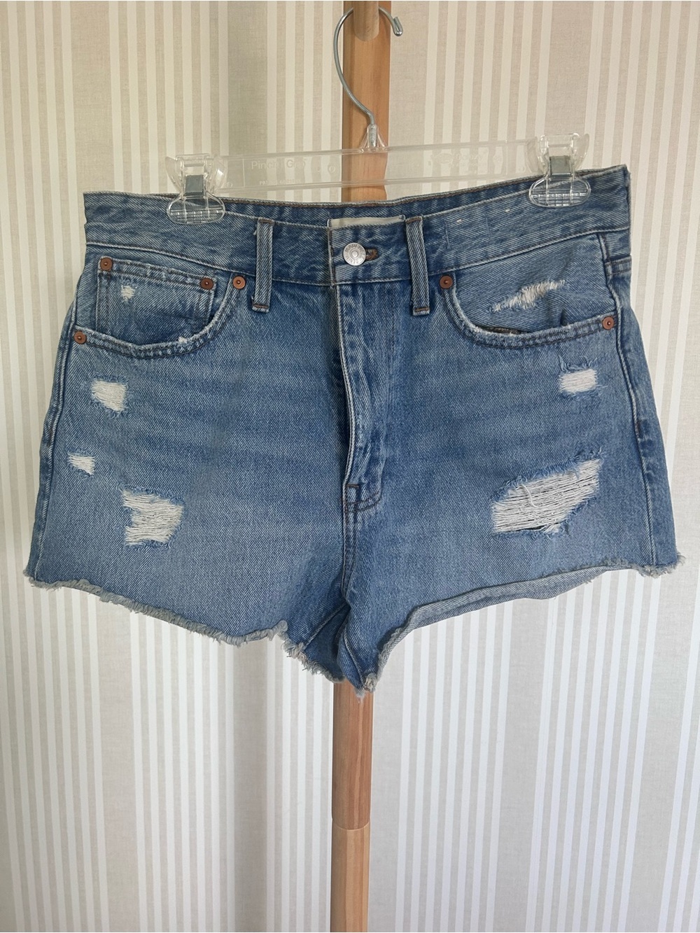 Madewell Relaxed Denim Shorts in
Homecrest Wash Distressed Women’s Size 27 NWOT - Picture 5 of 10
